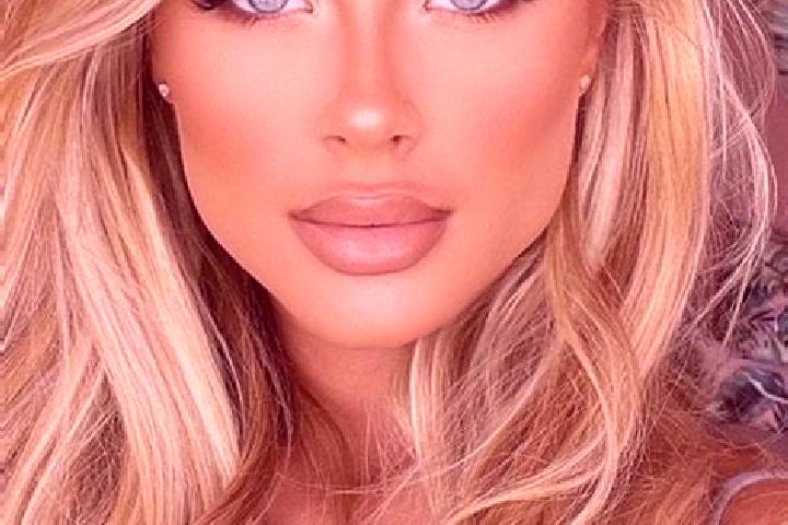 Abigail, 27, a blonde hazel-eyed latina companion based in Bollnaes. Offering Massage, Girlfriend Experience, Prostate Massage. Available for incall and outc...