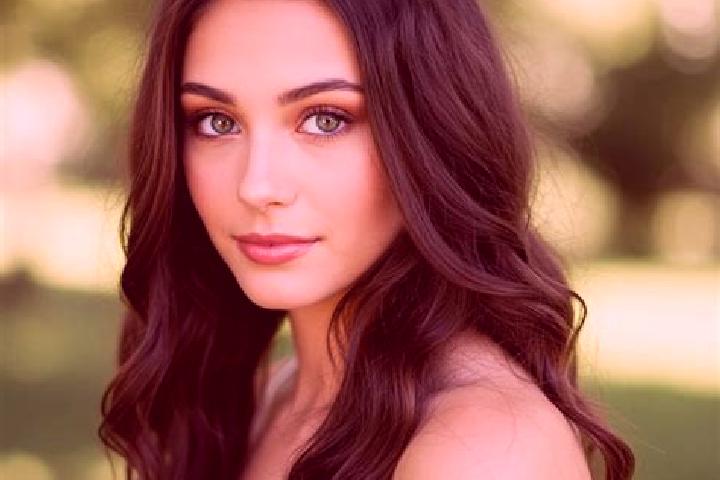 Abigail, 27, a brunette hazel-eyed mixed companion based in Lavington. Offering Couples, Girlfriend Experience, A-Level, Deep French Kissing, GFE. Available ...