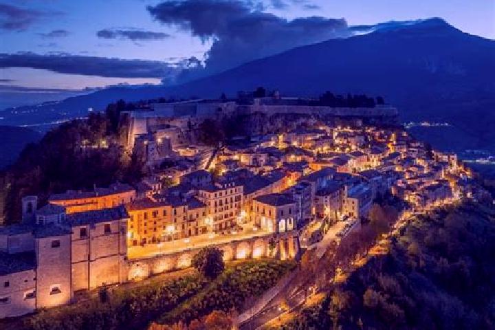 Abigail, 28 — Escort in Alanno, Italy