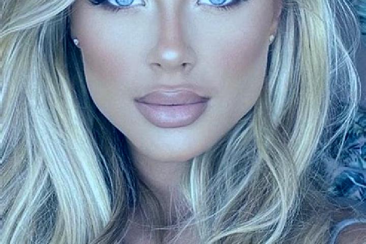 Abigail, 29, a blonde blue-eyed latina companion based in Al Ma udah. Offering Deep French Kissing, BDSM, GFE, Duos, Striptease. Available for incall and out...