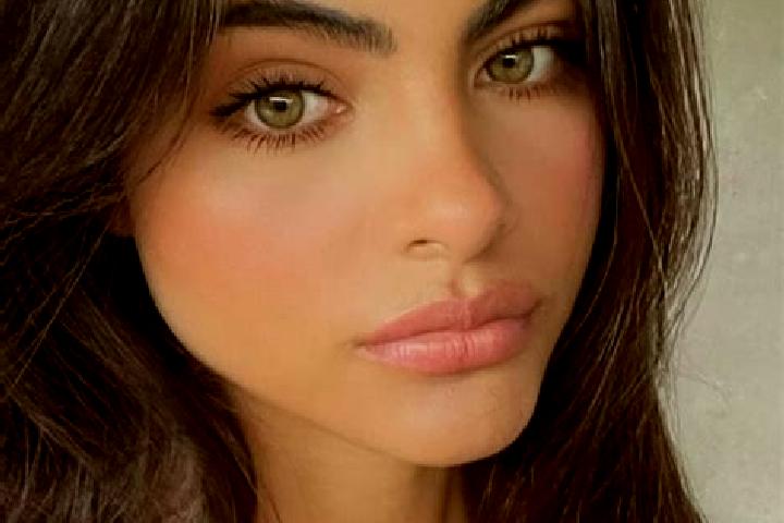 Abigail, 30, a black brown-eyed indian companion based in Ridlington. Offering A-Level, BDSM, Erotic Massage, Couples, Roleplay. Available for incall and out...