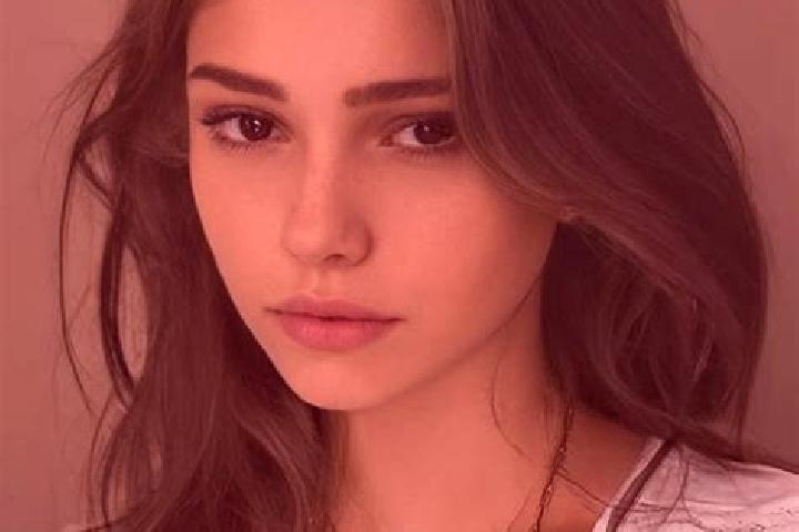 Abigail, 30, a chestnut dark-eyed slavic companion based in Alcanadre. Offering 69, Massage, Travel Companion. Available for incall and outcall, day and even...