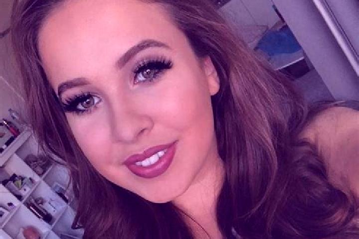 Abigail, 31, a dark blonde amber-eyed mixed companion based in Castrocielo. Offering Deep French Kissing, Erotic Massage, CIM. Available for incall and outca...