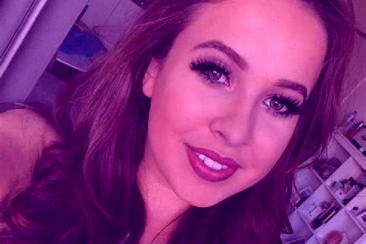Abigail, 33, a chestnut grey-eyed caucasian companion based in Chavagne. Offering Massage, Couples, Striptease, OWO. Available for incall and outcall, day an...