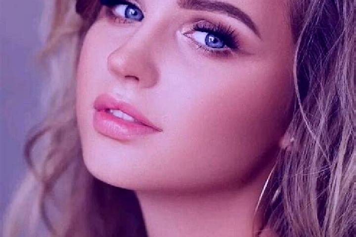 Abigail, 33, a dark blonde blue-eyed mediterranean companion based in Eijsden. Offering Massage, Party Girl, CIM. Available for incall and outcall, overnight...