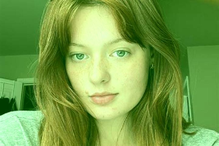 Abigail, 34, a auburn grey-eyed caucasian companion based in Frankfurt (Oder). Offering 69, Duos, CIM. Available for incall and outcall, day and evening dates.