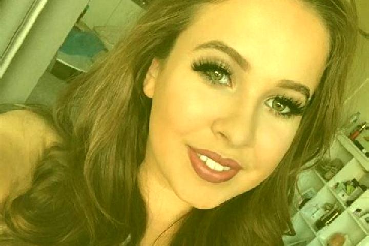 Abigail, 34, a brunette green-eyed indian companion based in Ophoven. Offering Roleplay, Massage, Erotic Massage. Available for incall and outcall, day and e...