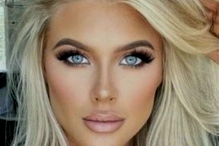 Abigail, 35, a platinum blonde dark-eyed indian companion based in Parvomay. Offering Striptease, Overnight, Tantra. Available for incall and outcall, day an...