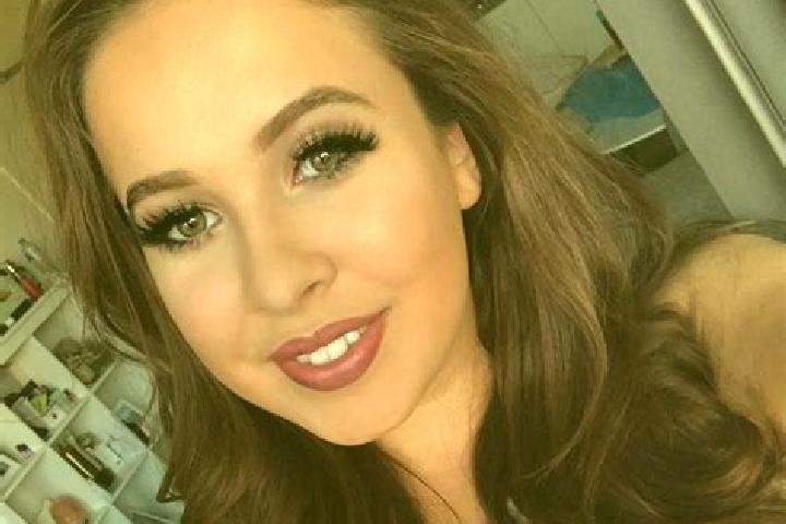 Abigail, 35, a red brown-eyed mixed companion based in Soledad Nueva. Offering Striptease, Domination, CIM. Available for incall and outcall, overnight booki...
