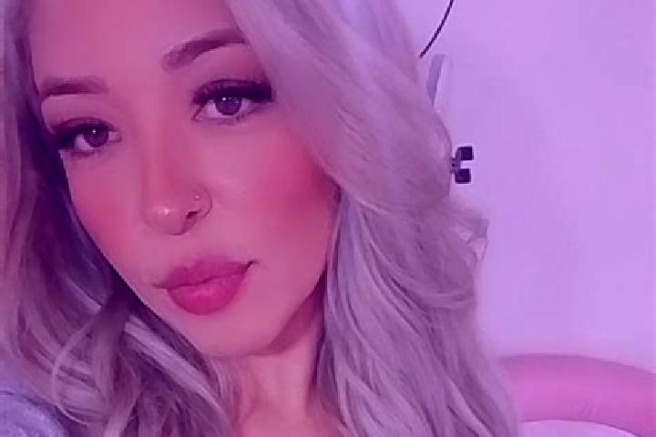 Abigail, 35 — Escort in Bren, France