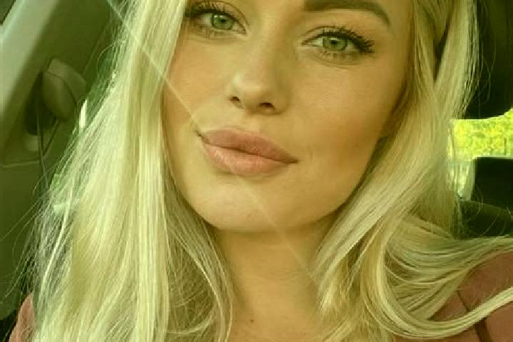Abigail, 36, a blonde hazel-eyed mediterranean companion based in Terra Nova. Offering Deep French Kissing, GFE, CIM. Available for incall and outcall, day a...