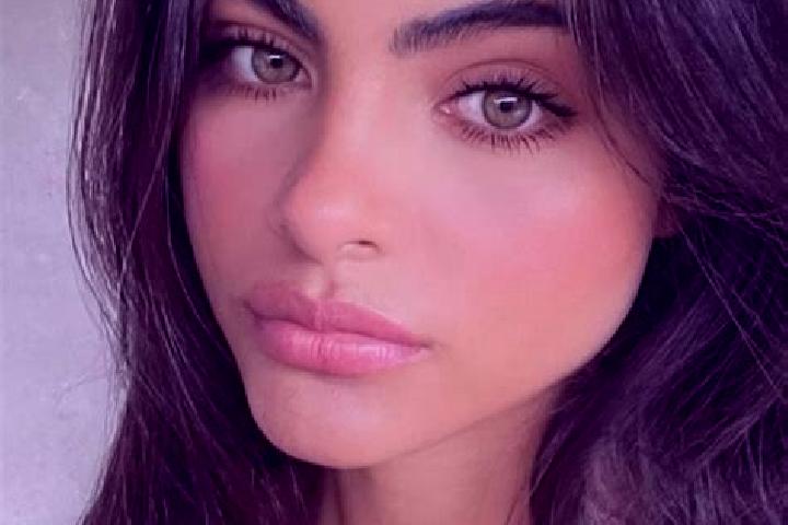 Abigail, 36, a brunette green-eyed european companion based in Kedungdoro. Offering Party Girl, Domination, Roleplay, Deep French Kissing. Available for inca...