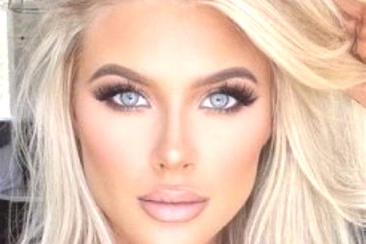 Abigail, 36, a platinum blonde amber-eyed mediterranean companion based in Quart de Poblet. Offering Striptease, Couples, CIM. Available for incall and outca...