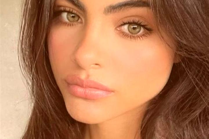 Abigail, 39, a chestnut dark-eyed indian companion based in Navascues. Offering A-Level, BDSM, Overnight, Domination, Couples. Available for incall and outca...