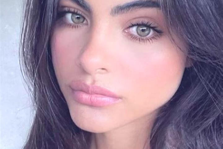 Addison, 20, a brunette green-eyed european companion based in Cacilhas. Offering OWO, Girlfriend Experience, Overnight. Available for incall and outcall, ov...