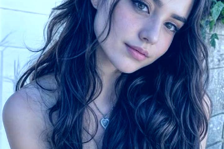Addison, 20, a dark blonde hazel-eyed middle eastern companion based in Putol. Offering A-Level, BDSM, Couples. Available for incall and outcall, overnight b...