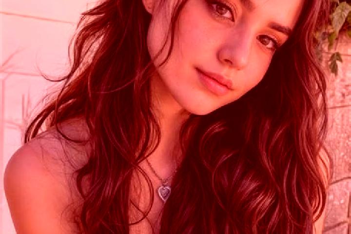 Addison, 20, a red hazel-eyed latina companion based in Ketampak. Offering Roleplay, Overnight, Duos. Available for incall and outcall, day and evening dates.