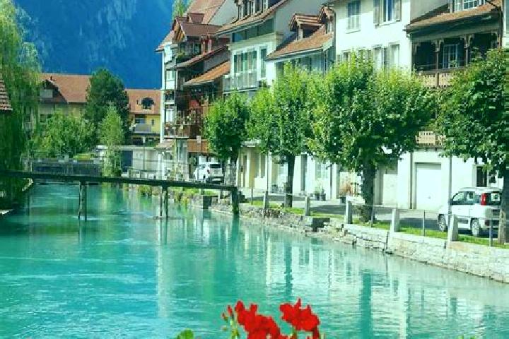 Addison, 20 — Escort in Niedergosgen, Switzerland