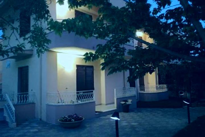 Addison, 20 — Escort in Villapiana Lido, Italy