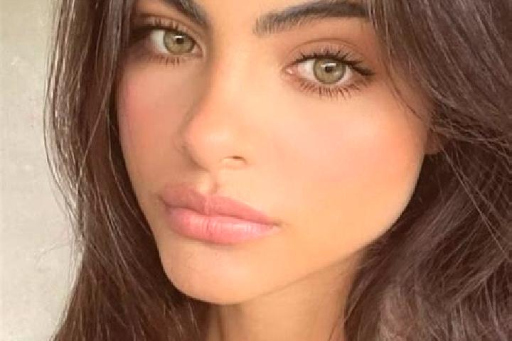 Addison, 21, a brunette dark-eyed indian companion based in Isen. Offering GFE, Couples, CIM. Available for incall and outcall, day and evening dates.