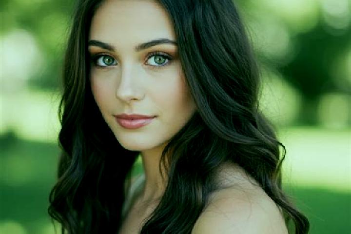 Addison, 21, a chestnut hazel-eyed caucasian companion based in Golotczyzna. Offering Massage, CIM, A-Level. Available for incall and outcall, day and evenin...