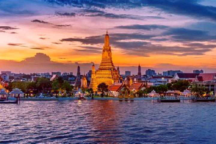 Addison, 21 — Escort in Chanthaburi, Thailand