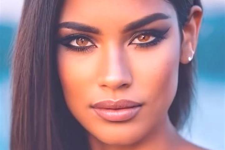 Addison, 22, a chestnut amber-eyed latina companion based in Ruciane-Nida. Offering A-Level, Striptease, Girlfriend Experience, Domination. Available for inc...
