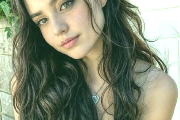 Addison, 24, a brunette hazel-eyed middle eastern companion based in Artigueloutan. Offering Fetish, Striptease, CIM, Deep French Kissing, Duos. Available fo...