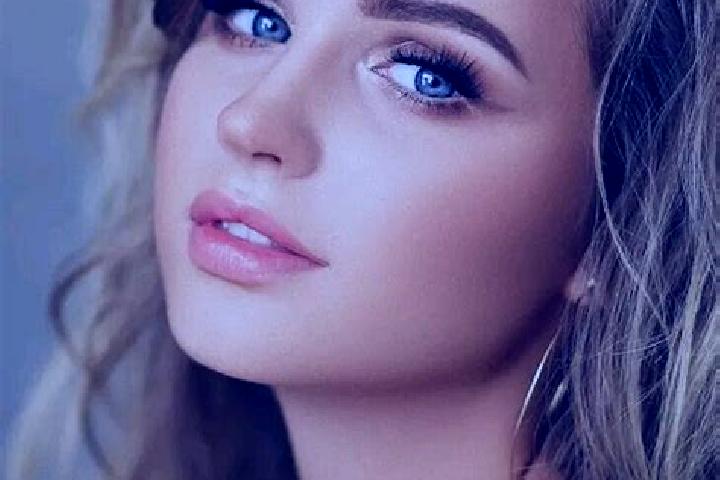 Addison, 24, a dark blonde blue-eyed caribbean companion based in Williamstown North. Offering Dinner Date, Erotic Massage, CIM, Girlfriend Experience. Avail...