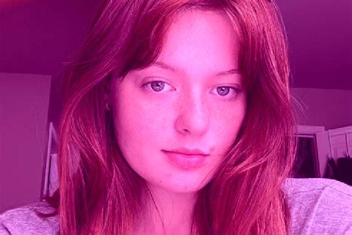 Addison, 24, a red brown-eyed european companion based in Wallburg. Offering Couples, Fetish, OWO. Available for incall and outcall, day and evening dates.