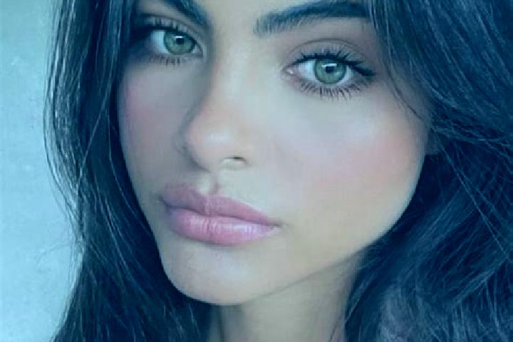 Addison, 25, a black hazel-eyed latina companion based in Tiedio. Offering Erotic Massage, Tantra, Party Girl, Roleplay. Available for incall and outcall, ov...