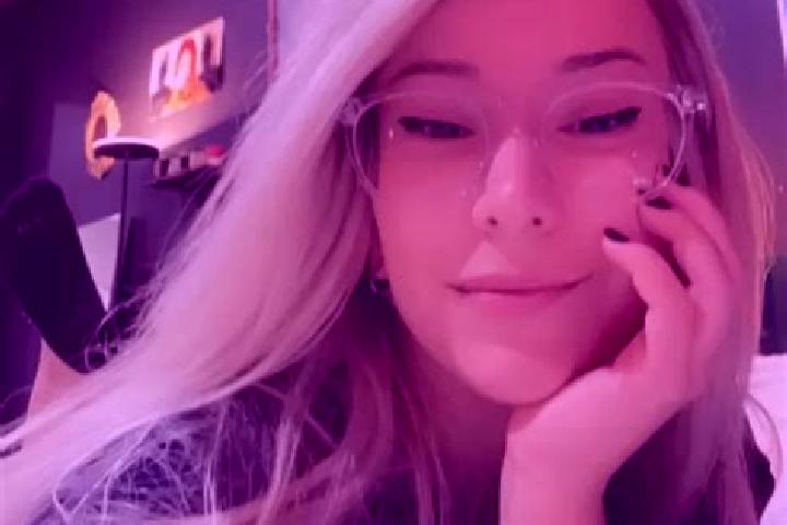 Addison, 25, a blonde grey-eyed mixed companion based in Neuville-Ferrieres. Offering Couples, A-Level, Deep French Kissing. Available for incall and outcall...