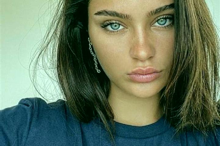 Addison, 25, a brunette dark-eyed ebony companion based in Trecenta. Offering Tantra, Dinner Date, 69. Available for incall and outcall, day and evening dates.