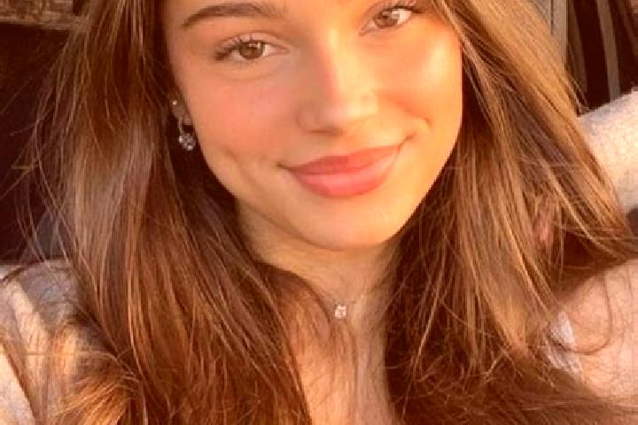 Addison, 25, a brunette hazel-eyed slavic companion based in San Gabriel Chilac. Offering Deep French Kissing, Overnight, Duos, Tantra. Available for incall ...