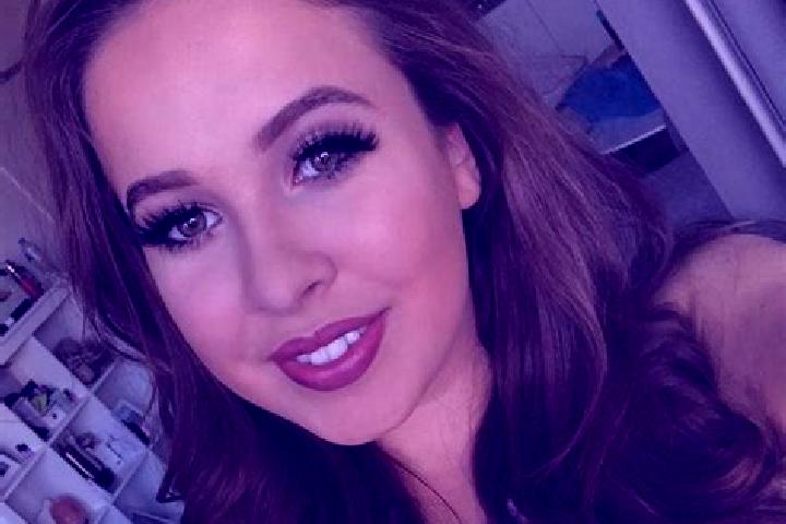 Addison, 26, a brunette grey-eyed slavic companion based in Le Poire-sur-Velluire. Offering CIM, Fetish, Dinner Date, OWO. Available for incall and outcall, ...