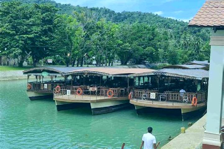 Addison, 27 — Escort in Loboc, Philippines