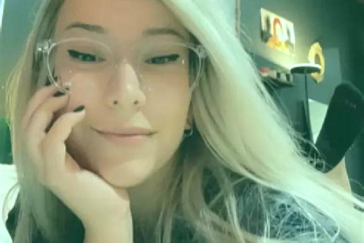 Addison, 28, a blonde brown-eyed mixed companion based in Kaikohe. Offering GFE, Roleplay, A-Level, Erotic Massage. Available for incall and outcall, overnig...