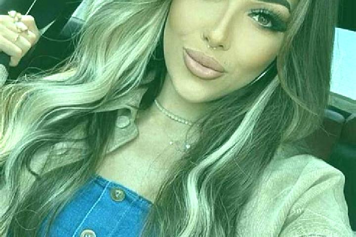 Addison, 28, a dark blonde brown-eyed mediterranean companion based in Villers-Cotterets. Offering Overnight, Domination, BDSM. Available for incall and outc...