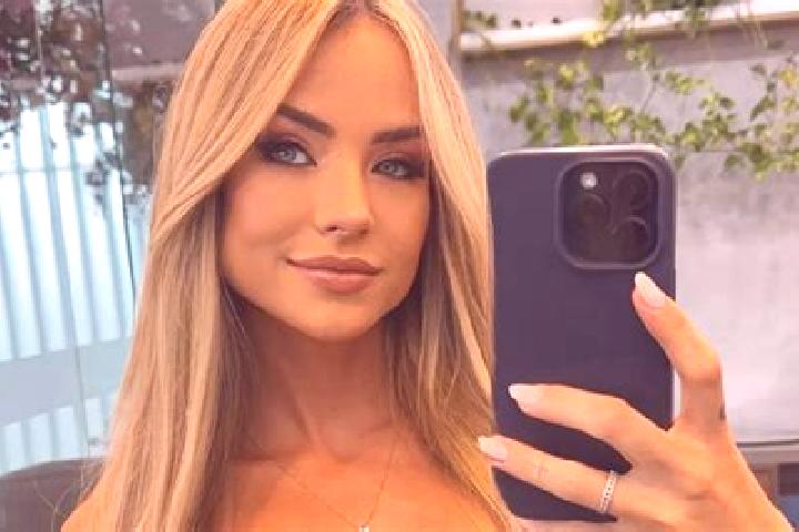 Addison, 29 — Escort in Casa Conejo, United States