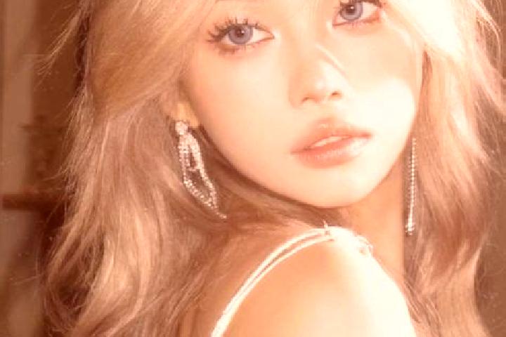 Addison, 30, a blonde grey-eyed asian companion based in Dimitrovgrad. Offering Duos, BDSM, Domination. Available for incall and outcall, day and evening dates.