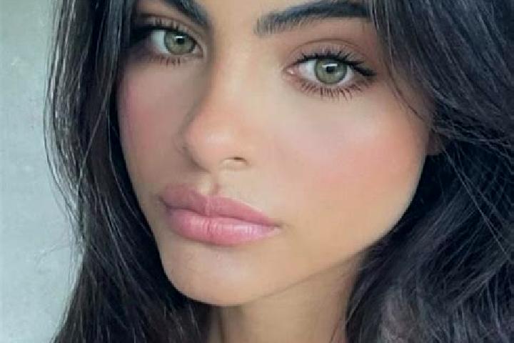 Addison, 30, a brunette green-eyed indian companion based in Punxsutawney. Offering Girlfriend Experience, Tantra, 69, Erotic Massage. Available for incall a...