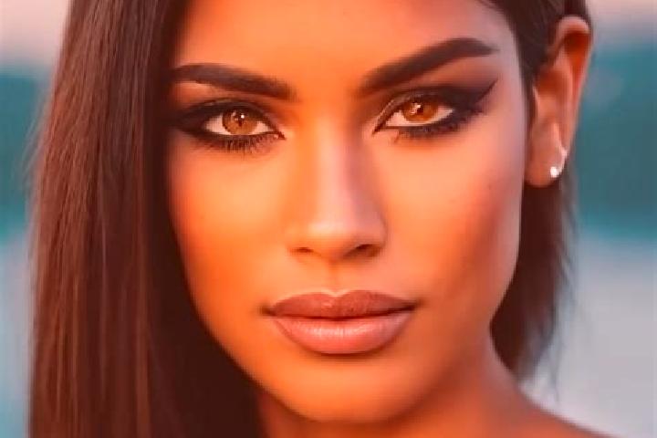 Addison, 30, a red amber-eyed latina companion based in Tufillo. Offering Girlfriend Experience, Travel Companion, Duos. Available for incall and outcall, ov...