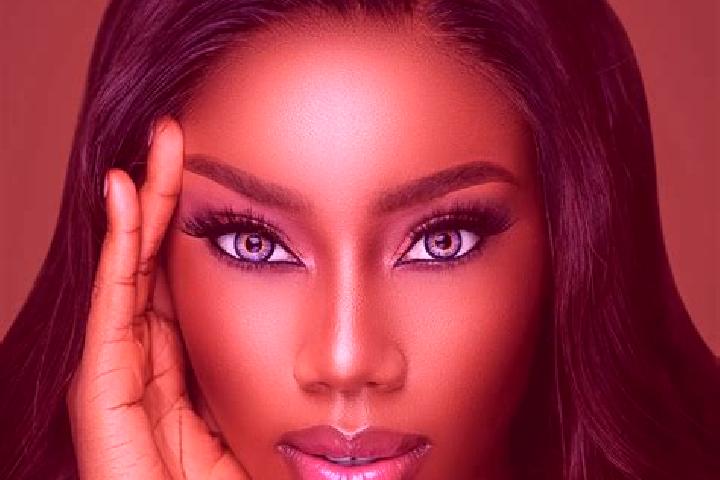 Addison, 30, a red blue-eyed ebony companion based in Fontanes. Offering Striptease, BDSM, Travel Companion. Available for incall and outcall, day and evenin...