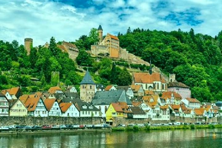 Addison, 30 — Escort in Hirschhorn, Germany