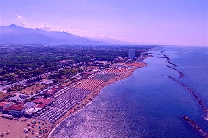 Addison, 30 — Escort in Marina di Massa, Italy