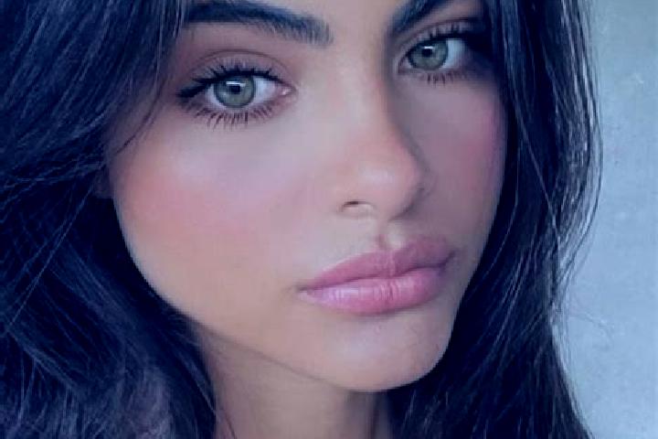 Addison, 32, a brunette dark-eyed indian companion based in Kuaro. Offering Couples, Fetish, OWO, Prostate Massage. Available for incall and outcall, day and...