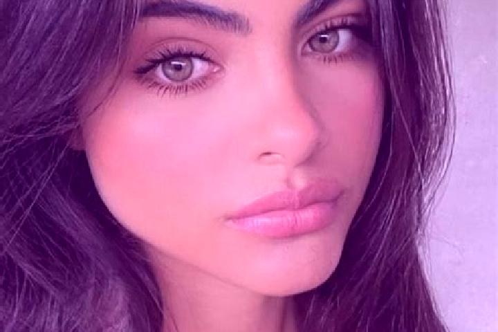 Addison, 32, a brunette hazel-eyed slavic companion based in Serrolandia. Offering Massage, Girlfriend Experience, GFE, Travel Companion, Tantra. Available f...
