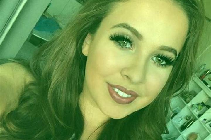 Addison, 32, a red dark-eyed mixed companion based in Kia Kola. Offering CIM, Couples, Domination. Available for incall and outcall, day and evening dates.