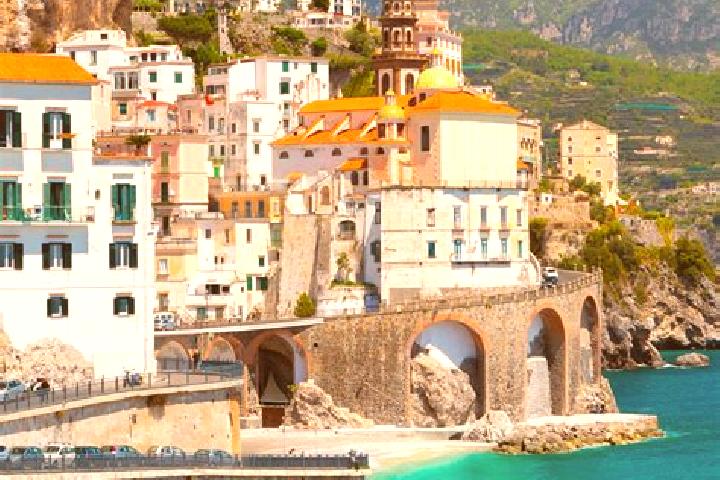 Addison, 32 — Escort in Castana, Italy