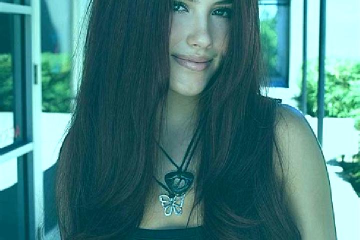 Addison, 33, a auburn dark-eyed latina companion based in Niederstrass. Offering Party Girl, Roleplay, GFE, Dinner Date, Striptease. Available for incall and...